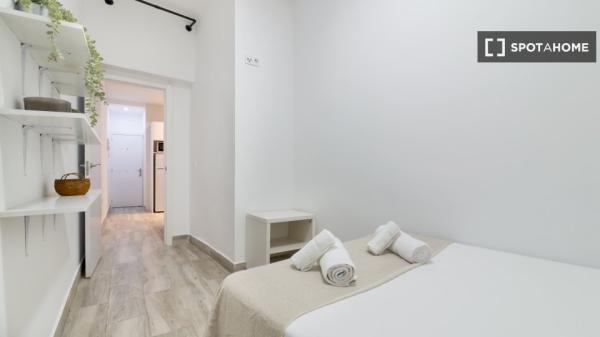 Estudio en alquiler en Universidad, Madrid