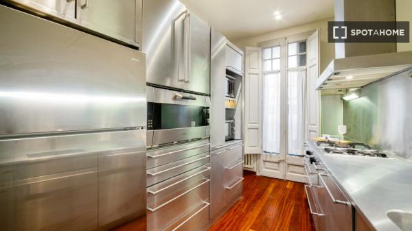 Se alquila habitación en Vila de Gràcia, Barcelona