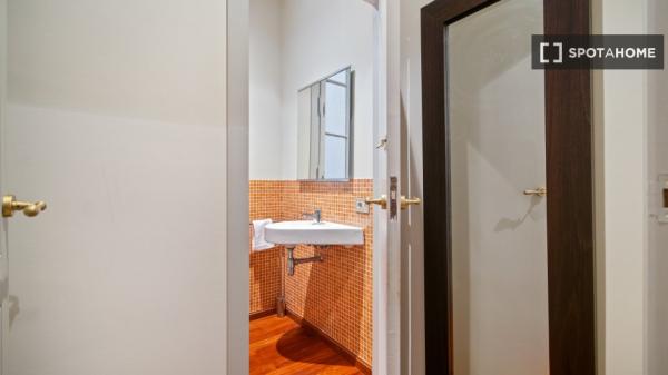 Se alquila habitación en Vila de Gràcia, Barcelona