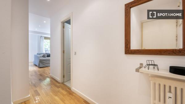 Estudio en alquiler en Castillejos, Madrid