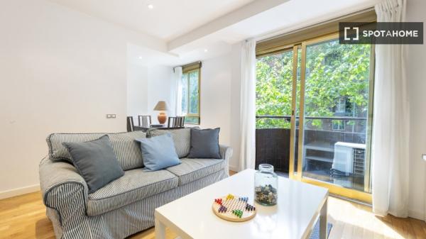 Estudio en alquiler en Castillejos, Madrid