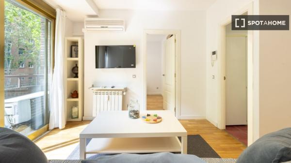 Estudio en alquiler en Castillejos, Madrid