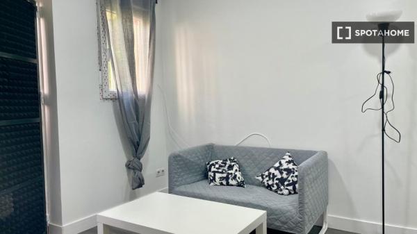 Estudio en alquiler en Alcalá de Henares, Madrid