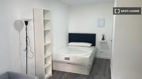Estudio en alquiler en Alcalá de Henares, Madrid