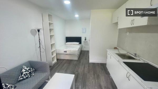 Estudio en alquiler en Alcalá de Henares, Madrid