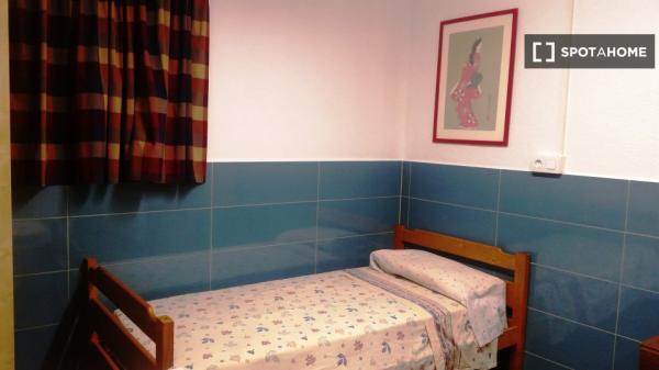 Estudio en alquiler en La Torrassa, Barcelona