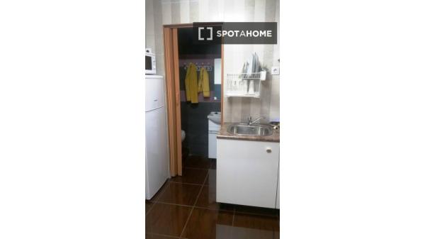 Estudio en alquiler en La Torrassa, Barcelona