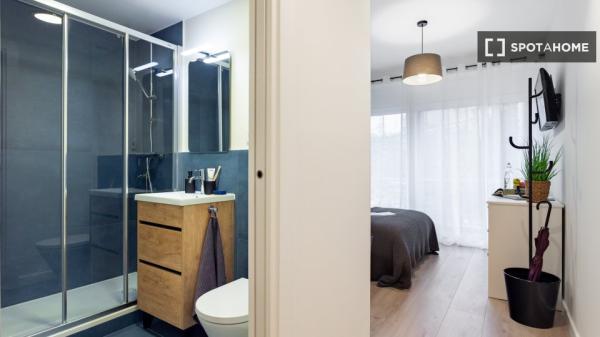 Habitación en piso compartido en barcelona.