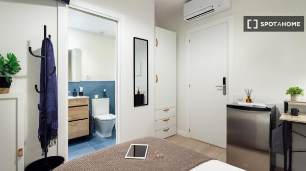 Habitación en piso compartido en barcelona.