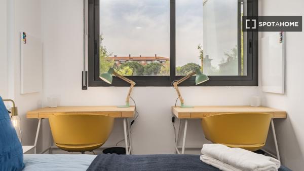 Stanza in appartamento condiviso in affitto a Sant Cugat, Barcellona