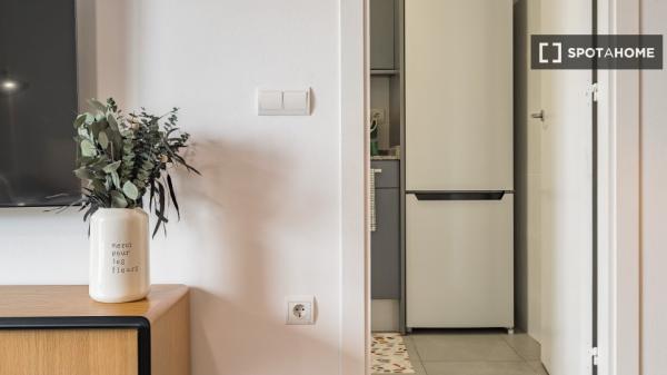 Stanza in appartamento condiviso in affitto a Sant Cugat, Barcellona