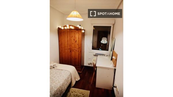 Se alquila habitación en Antiguo, San Sebastián