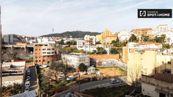 Bella stanza in affitto a Gràcia, Barcellona