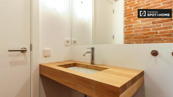 Bella stanza in affitto a Gràcia, Barcellona