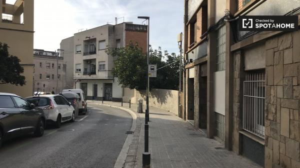 Bella stanza in affitto a Gràcia, Barcellona