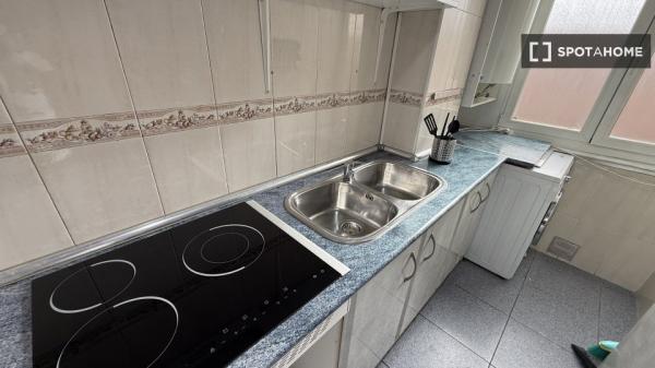 Habitación en piso compartido de 4 habitaciones Alcalá de Henares.