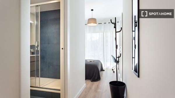 Habitación en piso compartido en barcelona.