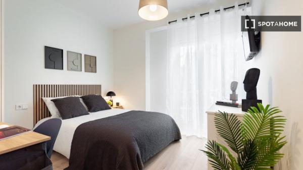Habitación en piso compartido en barcelona.