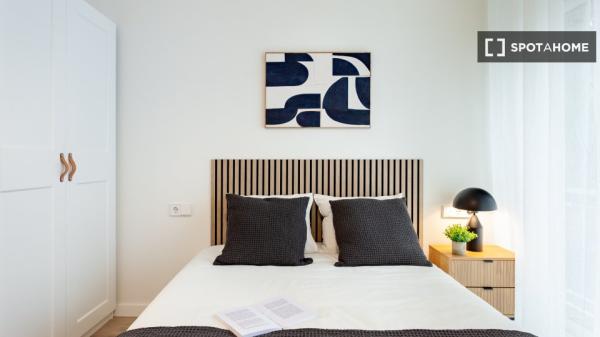 Habitación en piso compartido en barcelona.