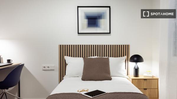 Habitación en piso compartido en barcelona.