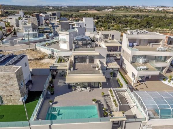 Chalet en Barrio Aguamarina
